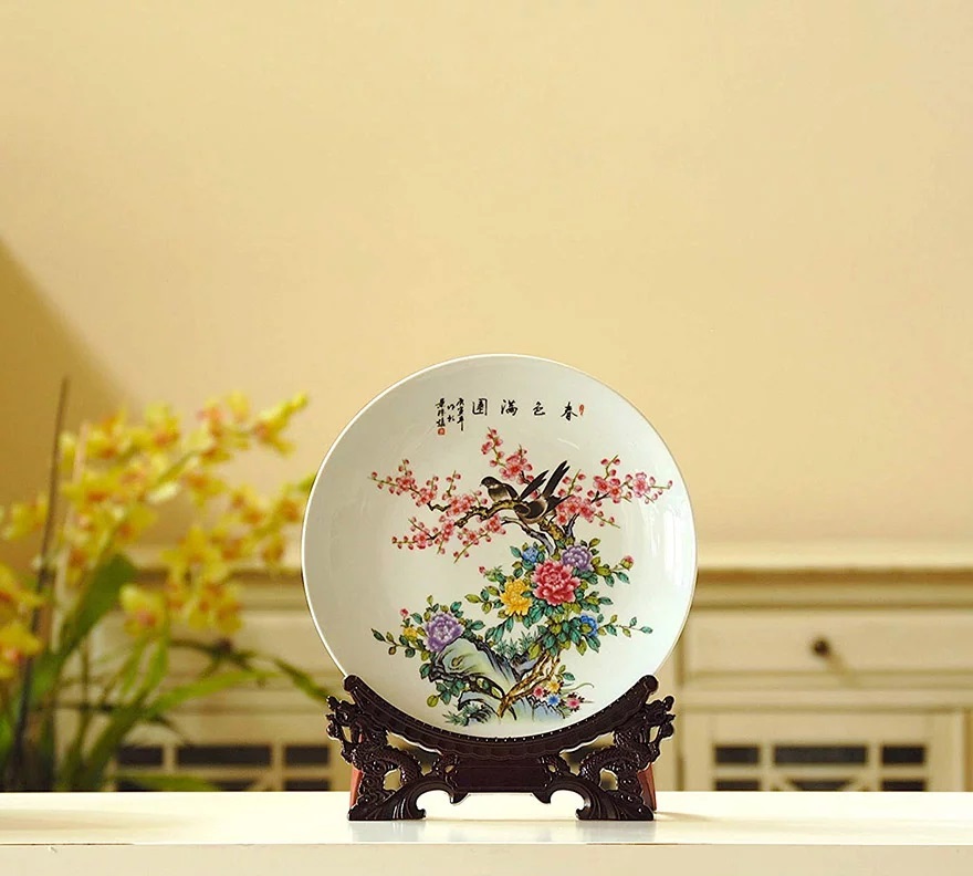 Đĩa sứ trang trí