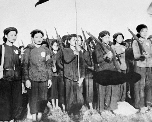 Phụ nữ tham gia cách mạng
