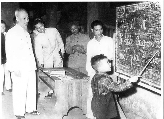 Bác Hồ Và Học Sinh