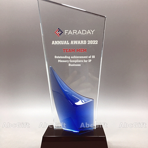 Kỷ niệm chương pha lê Công ty FARADAY